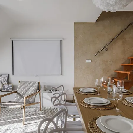Spacious 4-story With Sauna & Garden 布拉格