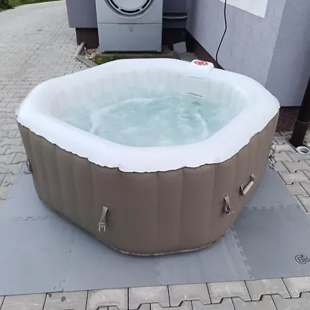 Spacious 4-story With Sauna & Garden * 布拉格