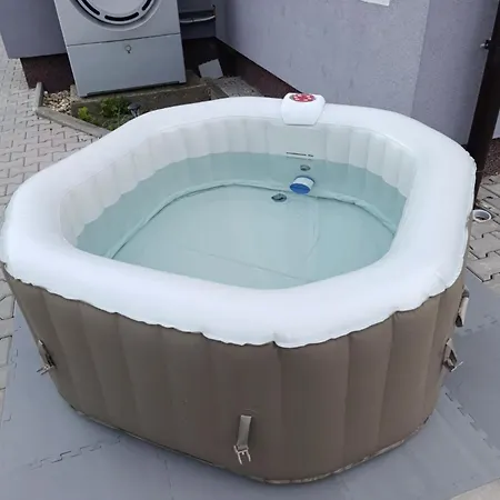 度假居 Spacious 4-story With Sauna & Garden