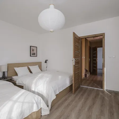 Holiday home Spacious 4-story With Sauna & Garden Prague