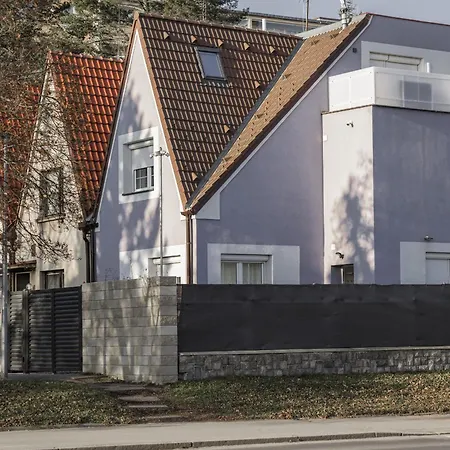 Spacious 4-story With Sauna & Garden Holiday home *
