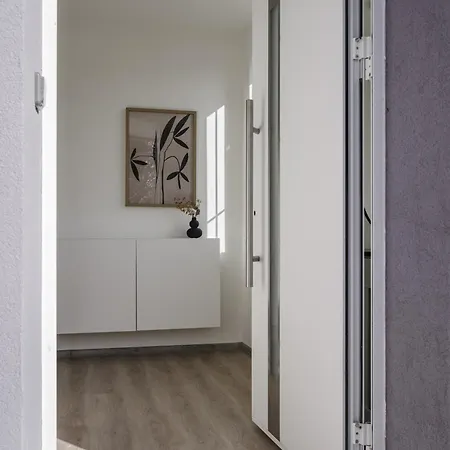 Spacious 4-story With Sauna & Garden *