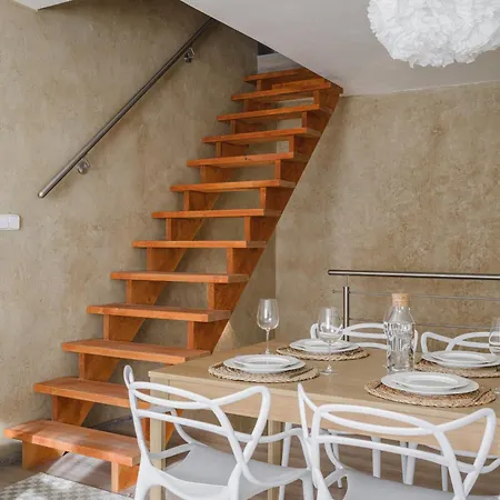 Spacious 4-story With Sauna & Garden Vakantiehuis *