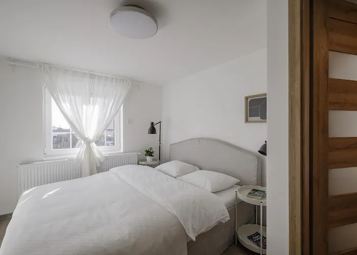 Spacious 4-story With Sauna & Garden * Praga