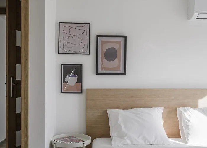 Сasa de vacaciones Spacious 4-story With Sauna & Garden