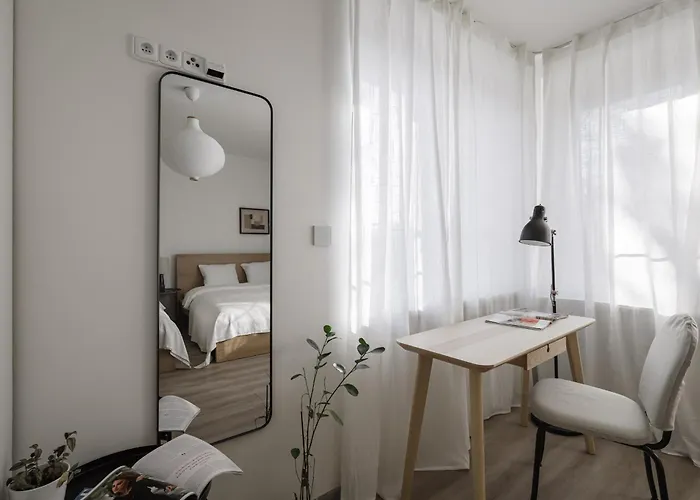 Spacious 4-story With Sauna & Garden