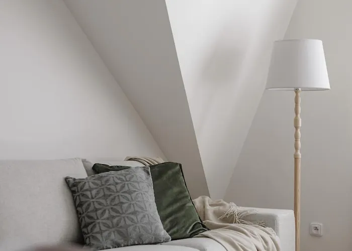 Spacious 4-story With Sauna & Garden Сasa de vacaciones Praga