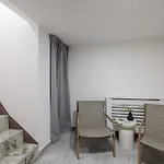 Spacious 4-story With Sauna & Garden *