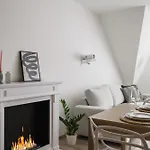 Spacious 4-story With Sauna & Garden * 프라하