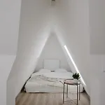 בית נופש Spacious 4-story With Sauna & Garden