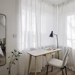 Spacious 4-story With Sauna & Garden 프라하