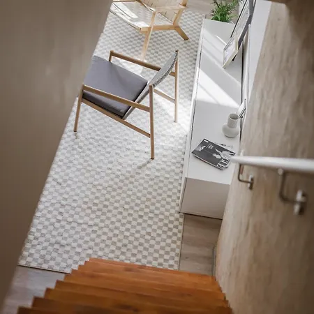 Spacious 4-story With Sauna & Garden *
