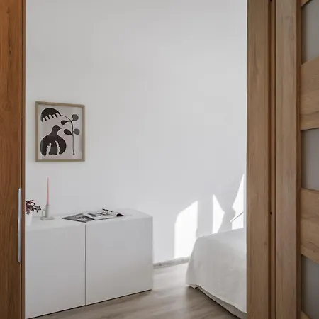 Semesterbostad Spacious 4-story With Sauna & Garden Prag