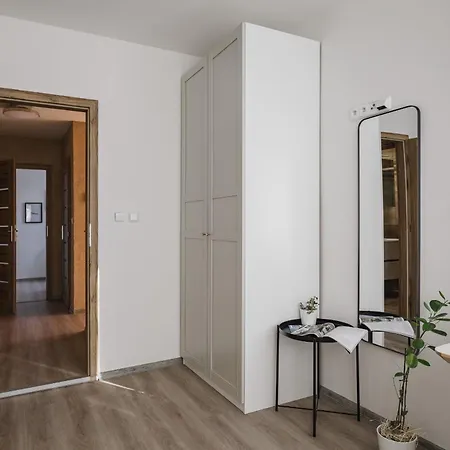 Spacious 4-story With Sauna & Garden Semesterbostad