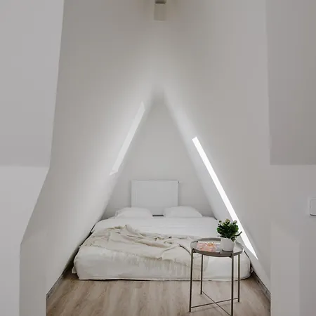 Semesterbostad Spacious 4-story With Sauna & Garden