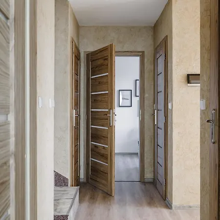 Spacious 4-story With Sauna & Garden Prag