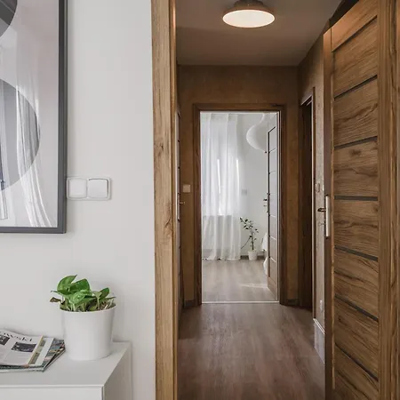 Semesterbostad Spacious 4-story With Sauna & Garden