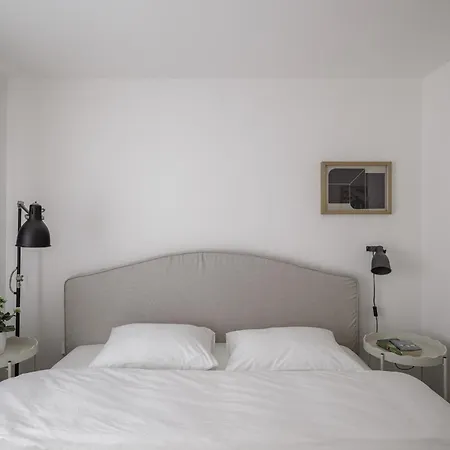 Spacious 4-story With Sauna & Garden Semesterbostad *