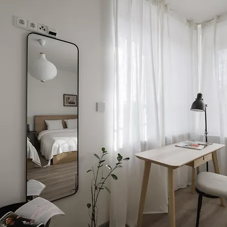 Spacious 4-story With Sauna & Garden