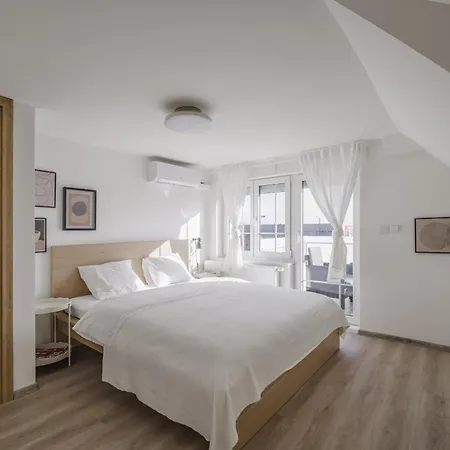 Spacious 4-story With Sauna & Garden Prag