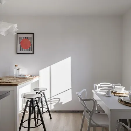 Spacious 4-story With Sauna & Garden * Prag