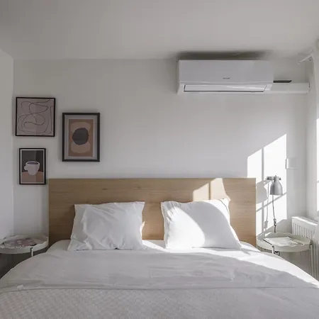 Spacious 4-story With Sauna & Garden Semesterbostad