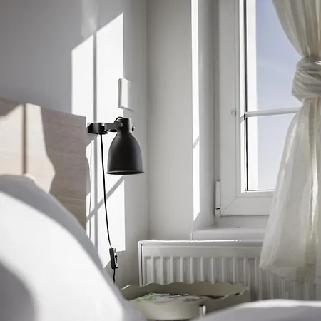 Spacious 4-story With Sauna & Garden Semesterbostad *