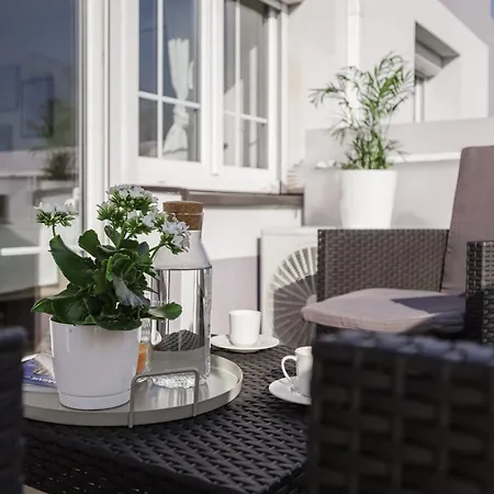 Spacious 4-story With Sauna & Garden