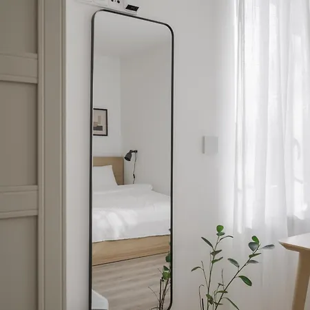Spacious 4-story With Sauna & Garden Semesterbostad